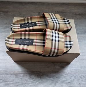 Burberry Men Ashmore Checkered Slides